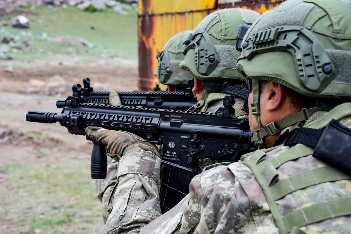 Son dakika: MSB: Barış Pınarı bölgesine sızma girişiminde bulunan teröristler öldürüldü