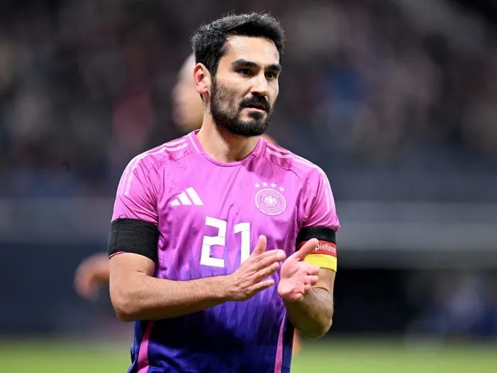 Galatasaray transfer bombasını patlatıyor! Orta sahaya dünya yıldızı