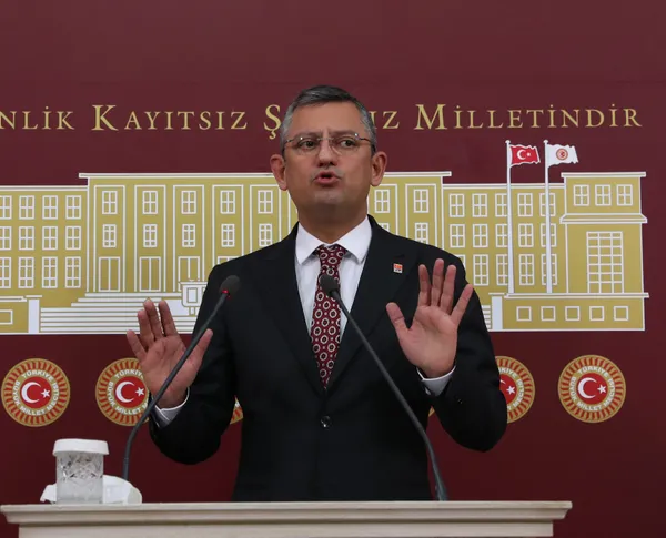 son-dakika-baskan-erdogandan-ozgur-ozele-tazminat-davasi-1651227960709.jpg Son dakika: Başkan Erdoğan'dan Özgür Özel'e tazminat davası - 1