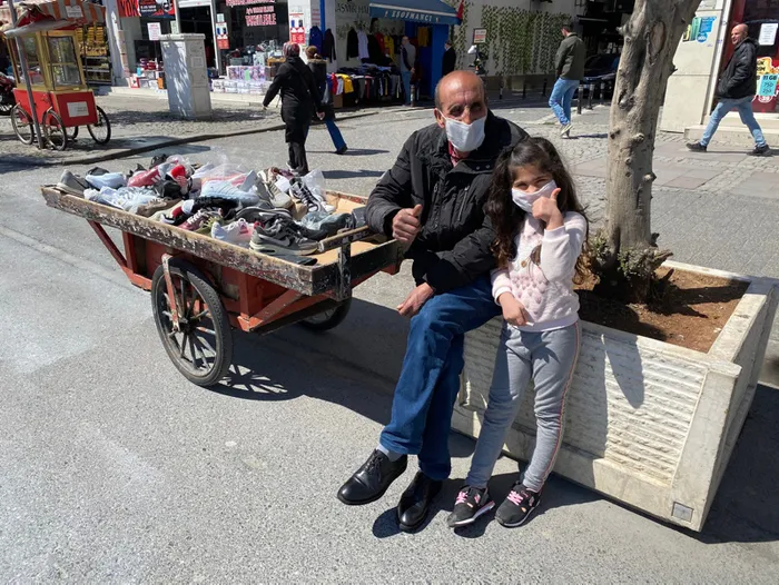 İstanbul Ümraniye’den pes dedirten görüntüler! Sıcak havayı gören vatandaşlar caddeye akın etti