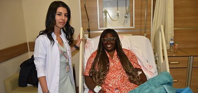 ABD’li hemşire Kelly Damian ameliyat için Kars’a geldi