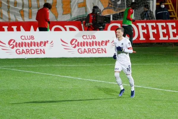 Fenerbahçe’de Mesut Özil ile Ozan Tufan kadro dışı bırakıldı!