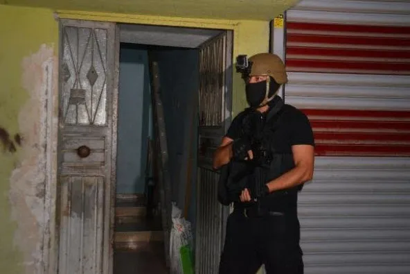 PKK'nın yeni oyunu deşifre oldu! Emirler için kız kardeşini kullandı - 1