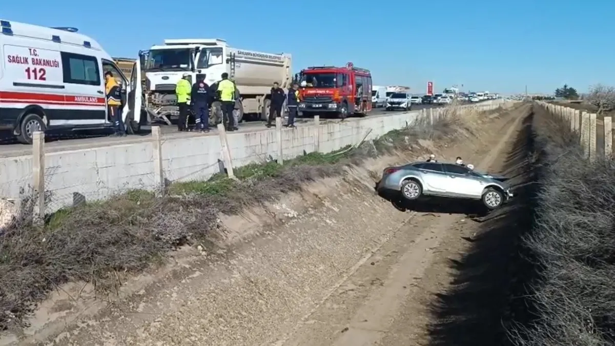 Şanlıurfa'da hafriyat kamyonuyla çarpışan otomobil kanala uçtu: 1 ölü