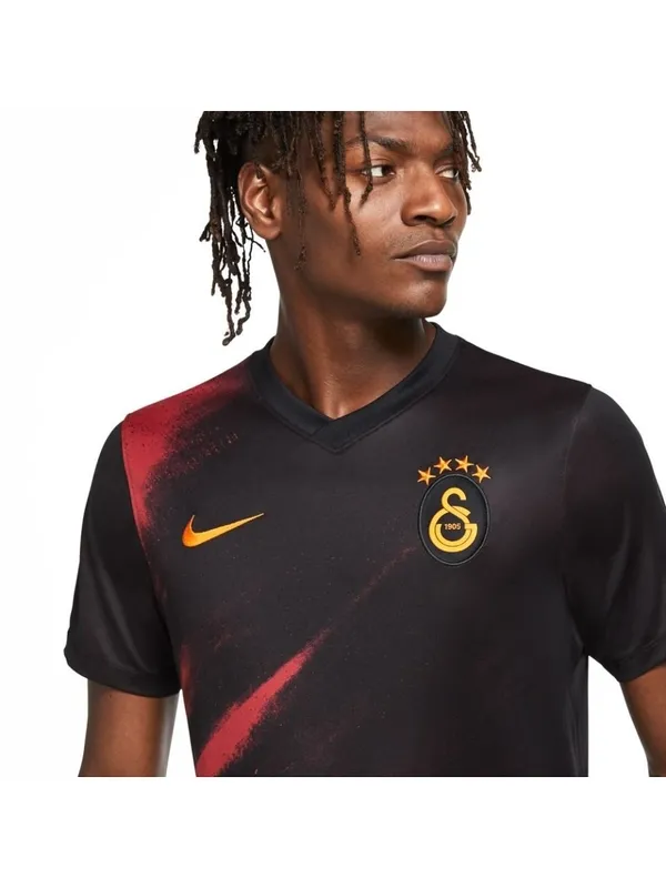 İşte Galatasaray'ın yeni sezon formaları - 1