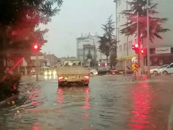 1662737169618.jpg Güneş yerini sağanak yağışa bırakıyor! Meteoroloji'den son dakika uyarısı! Okulların açıldığı güne dikkat! İstanbul Ankara İzmir hava durumu... - 1