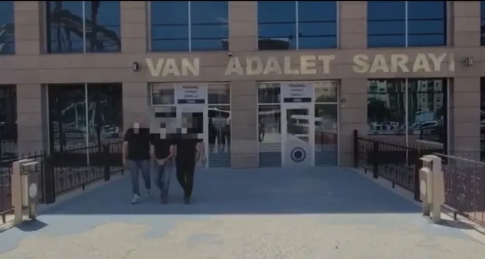 Son dakika: Şırnak'ta 7 yıl önce banka aracını soyan PKK'lı terörist eylem için geldiği Van'da yakalandı - 2