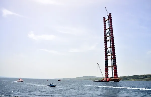 1915 Çanakkale Köprüsü'nün 318 metrelik çelik kuleleri tamamlandı