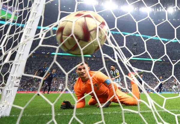 Livakovic’ten Fenerbahçe’ye müjdeli haber!