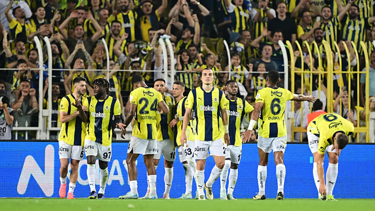 Fenerbahçe Kadıköy'de Alanyaspor'u 3 golle geçti