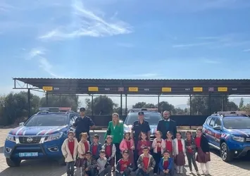 Miniklere jandarma teşkilatı tanıtıldı