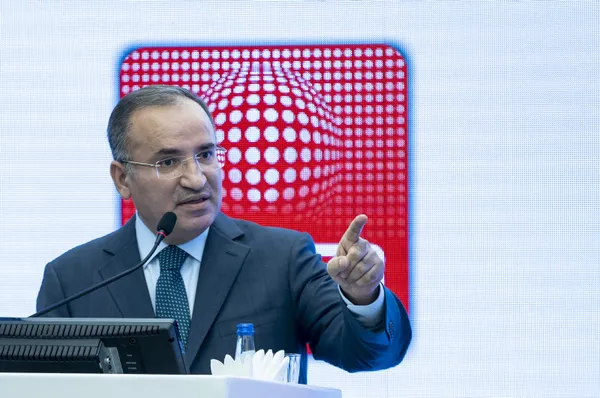 Adalet Bakanı Bekir Bozdağ’dan NATO’da İsveç ve Finlandiya vetosuna ilişkin flaş açıklama: Türkiye doğru bir tutum takınmıştır