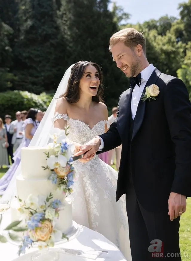 Ünlü şarkıcı Karsu evlendi! Düğünden ilk kareler... 11