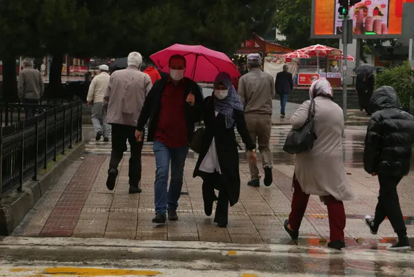 hava-durumu-meteorolojiden-saganak-yagis-uyarisi-bugun-hava-nasil-olacak-istanbul-ankara-izmir-5-haziran-2021-1622864348283.jpg HAVA DURUMU | Meteorolojiden sağanak yağış uyarısı | Bugün hava nasıl olacak? İstanbul Ankara İzmir 5 Haziran 2021 - 1