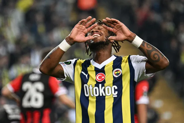 fred-galatasaray-macinda-oynayacak-mi-super-kupada-fred-olacak-mi-kirmizi-kart-cezasi-iptal-edilebilir-mi-kac-1703223567962.jpg Fred Galatasaray maçında oynayacak mı? Süper Kupa'da Fred olacak mı? Kırmızı kart cezası iptal edilebilir mi, kaç maç ceza alacak? - 4