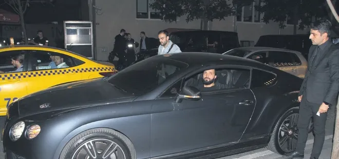 Popçu Berkay lüks aracıyla şov yaptı!