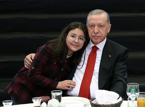 baskan-erdogan-sofor-esnaflari-ile-iftar-programinda-onemli-aciklamalarda-bulundu-bayramda-tatil-9-gun-1710872818690.jpg
