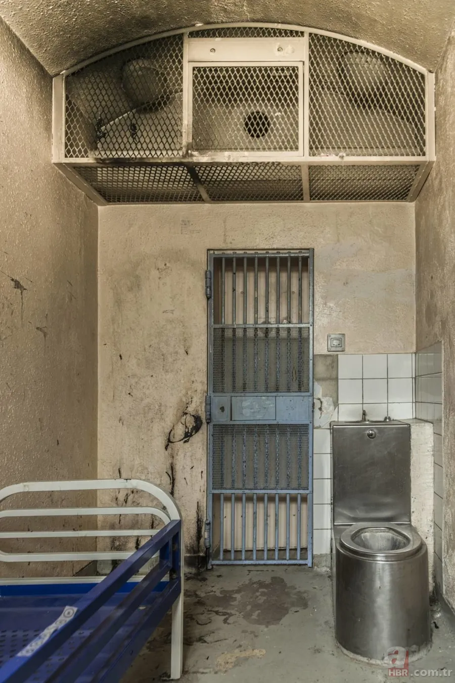 Eski Fransız Lider Sarkozy hapse giriyor! Avrupa Birliği'nde ilk 13