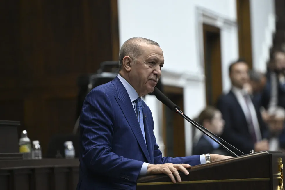 baskan-erdogandan-birlik-mesaji-duvarin-tuglalari-gibi-kenetlenecegiz-1777463551204.jpg Başkan Erdoğan'dan birlik mesajı: Duvarın tuğlaları gibi kenetleneceğiz - 3