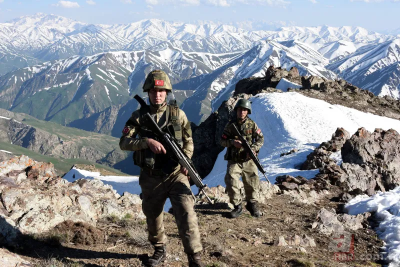 Hakkari Yüksekova'da Hudut Kartalları dosta güven düşmana korku salıyor 18