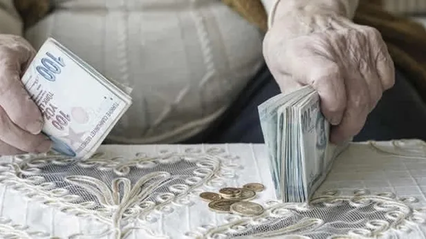 5 yıl -1800 gün erken emekli olacaksınız! 2000-2002-2008 öncesi ve sonrası sigorta girişi olanlara müjde! Yaşa göre prim gün tablosu…