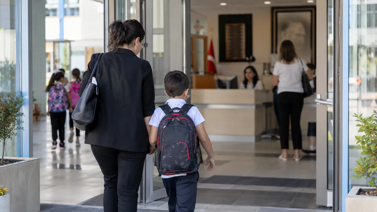 Veliler okul randevularını internet, e-Okul VBS ve MEBİM üzerinden alabilecek.