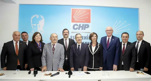 Eskişehir'de 25 yıllık Büyükerşen dönemi sona erdi! Son sözlerinde partisini yerden yere vurdu: Bir virüs, mikrop... - 1