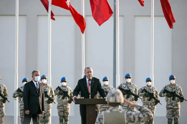 Yerli ve milli teknolojilerimiz Katar’da! Katar Emiri, Hürjet ve Gökbey’e hayran kaldı