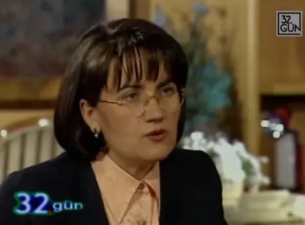 iyi-partili-umit-dikbayirin-meral-aksenerli-28-subat-yalani-elinde-patladi-1634751616817.jpeg İYİ Partili Ümit Dikbayır 'Meral Akşener 28 Şubat'a karşı en dik duran kişi' demişti! Gerçeği gözler önüne seren video - 3