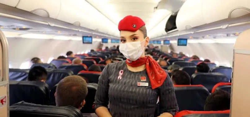 THY'den kadınlar için anlamlı uçuş! Meme kanserine dikkat çekmek için sefer düzenledi