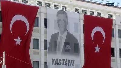 Manisa halkı Ferdi Zeyrek’i uğurladı