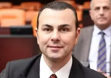 İYİ Parti'de bir istifa daha! İstanbul milletvekili Seyithan İzsiz sosyal medyadan açıkladı