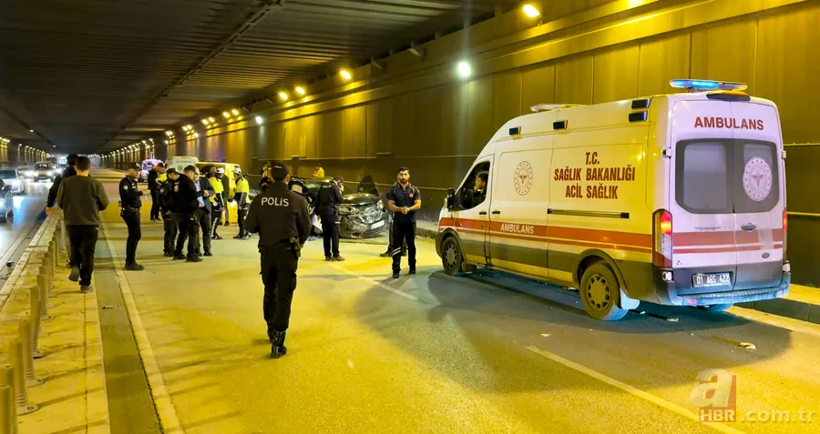 Karşı şeride geçen cip dehşet saçtı! Kamyonet ile kafa kafaya çarpıştı: 2 ölü 1 yaralı 5