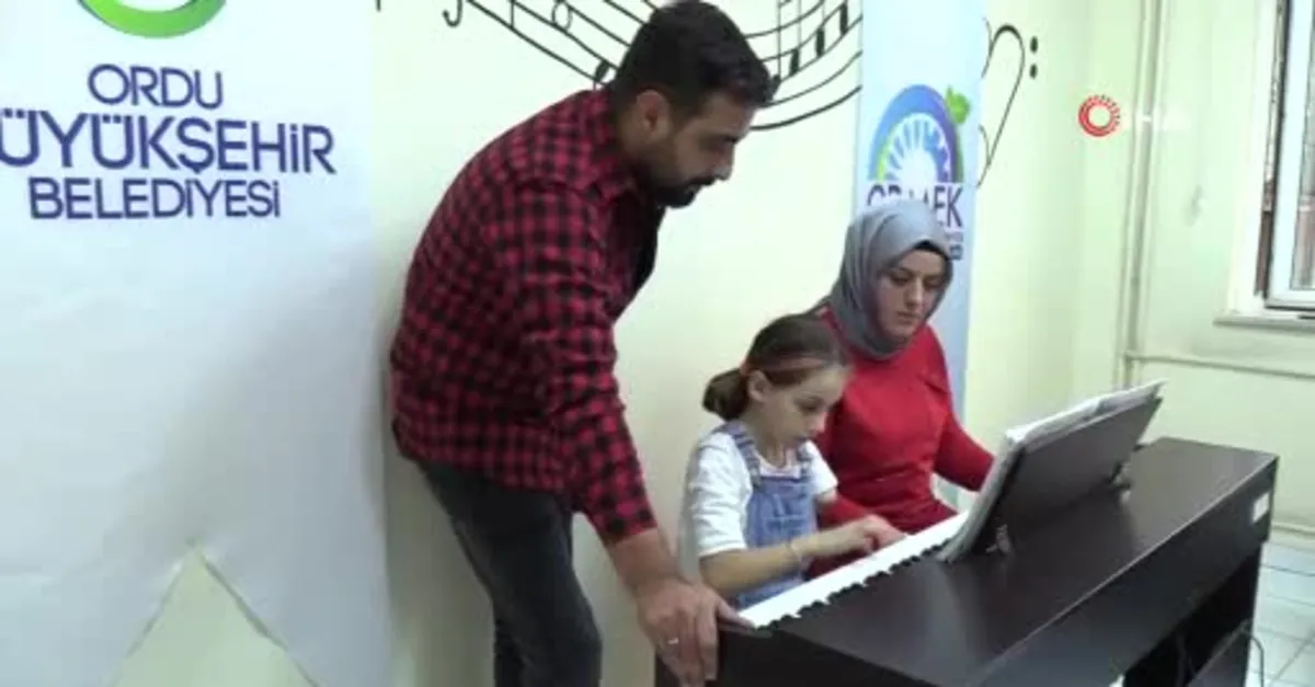 7 yaşındaki Zeynep’in sol yanı annesi oldu