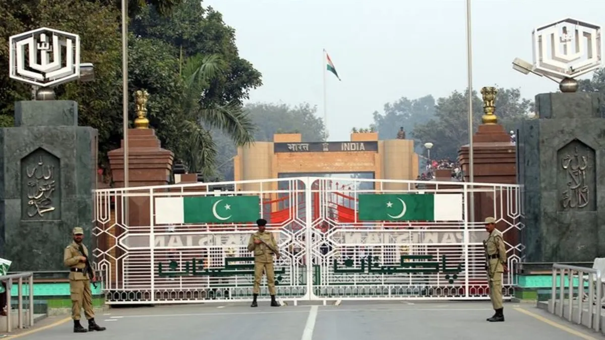 Hindistan sınırları kapattı: Pakistan malına geçit yok!