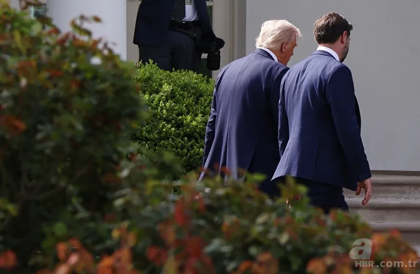 Trump’ın Başkan Yardımcısı JD Vance şampiyonluk kupasını düşürdü! Espriyle toparlamaya çalıştı ama... 10