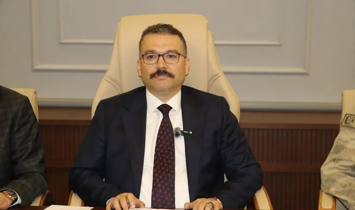 DBP İl Başkanı Mehmet Sekman Başkan Erdoğan’ın fotoğrafını indirme talimatı verdi! Sekman hakkında suç duyurusu...