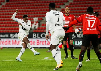 Lille Rennes'i tek golle geçti