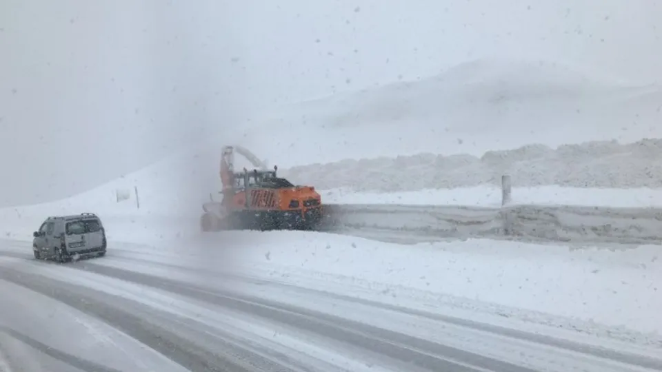 Kar kalınlığı yarım metreye ulaştı | Antalya-Konya karayolunda son durum