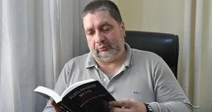 AK Parti ve gazetecilere hakaret!