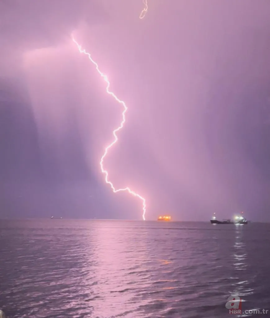 İstanbul’da şimşek ve gök gürültüsü geceyi gündüze çevirdi 8