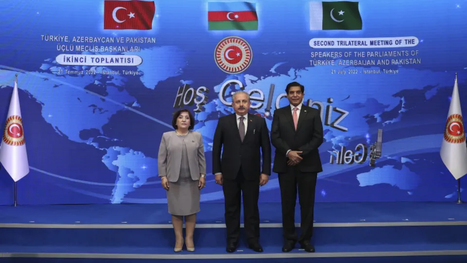 Türkiye Azerbaycan ve Pakistan meclis başkanları İstanbul Beyannamesi'ni imzaladı