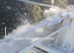 Dünyanın en büyüğüydü! Saniyeler sonra böyle çöktü