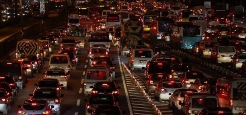 Son dakika: İstanbul’da akşam saatlerinde trafik yoğunluğu yaşanıyor