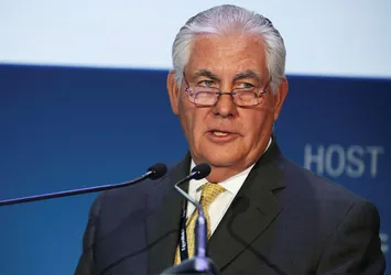 Rex Tillerson'dan istifa iddialarını yalanladı