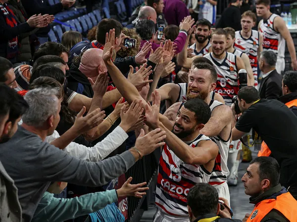 anadolu-efes-evinde-maglup-anadolu-efes-78-83-baskonia-mac-sonucu-1671057981852.jpg Anadolu Efes evinde mağlup! Anadolu Efes 78-83 Baskonia (MAÇ SONUCU) - 1