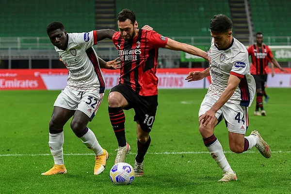 Hakan Çalhanoğlu'ndan milyon euroluk teklife ret! - 1