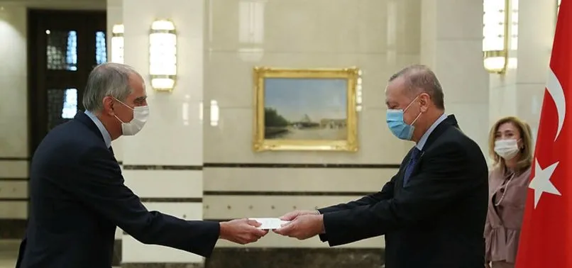 Fransa ve Hindistan'ın Ankara Büyükelçilerinden Başkan Erdoğan'a güven mektubu