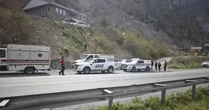 Zap Suyu’nda mahsur kalan 4 kişi kurtarıldı