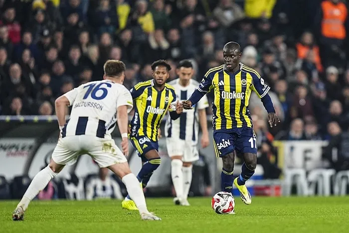 kadikoyde-puanlar-paylasildi-fenerbahce-zirvede-sarsildi-1771874361808.jpeg Kadıköy’de puanlar paylaşıldı! Fenerbahçe zirvede sarsıldı - 1